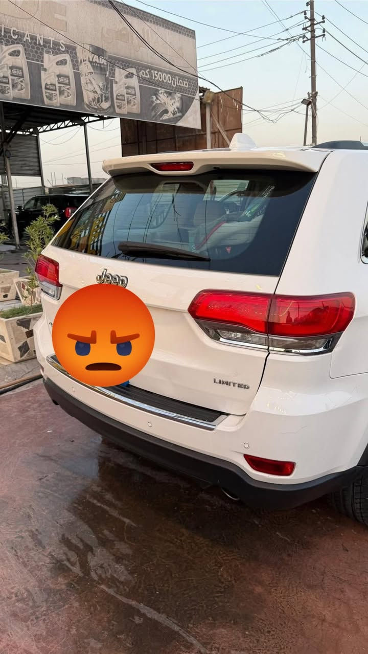 سلام عليكم  
للبيع جيب گراند شيروكي لمتد 19فول مواصفات 
 بيها ثلال مكانات بارد جدا بسيطات السياره 
ماشيه 85مايل رقم اربيل بسمنه
السعر 275$بي مجال قليل
مكان تاجي***********
