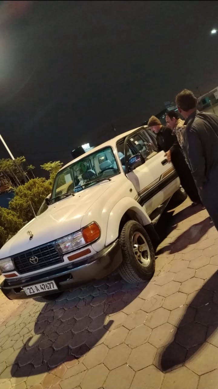 لاندكروز  موديل93 مكفوله من كلشي سياره نضيفه كلش السعر 105 صاحب السياره ‭0782 599 5775‬

