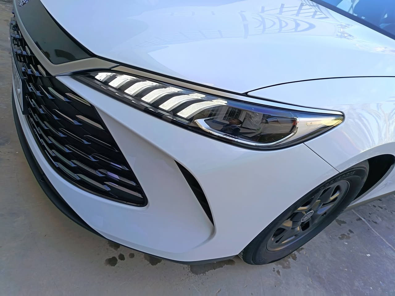 السلام عليكم 2025 BYd زيرو أخذتها من الشركة السعر 19300 
ماشيه 3000 قابل لزياده كفاله مواصفاتها المعروفة باسمي فقط من شركه مبدل دهن أصلي موجودة الدبة سعرها  90 الف مكاني بغداد ***********
