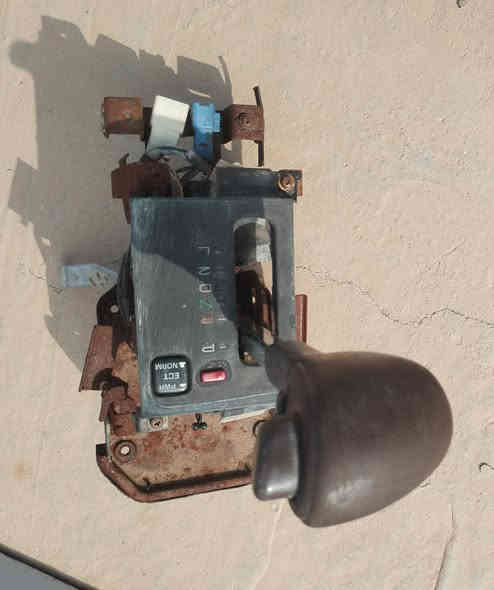 غراض بطه للبيع
جنطه منفصل 

بك لايت نص عمر 

آيسي 

مبخره

يده گير

***********
النجف خان النص
