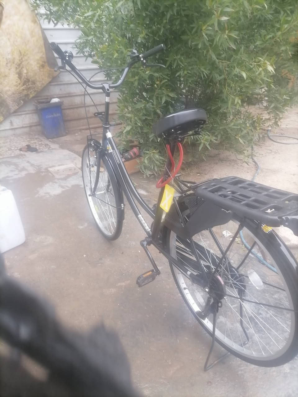 سلام عليكم  شباب بشكل للبيع السعر ١٣٥ الاستفسار  ***********
