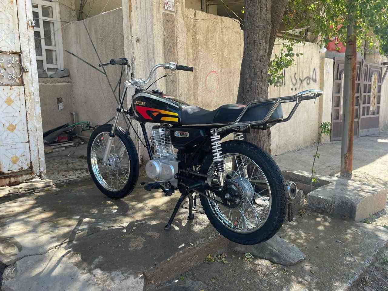 دراجه نامه للمراوس شعندك نزل دراجه تعمير جديد 2022 بدلت وياله مال سيفات عله مود البنجر والعواج 
دراجه جديده وخرسه وبيهه عقل رياضي الصالنصه جديد مكاني بغداد الشعب منطقه السريدات متواجد فقط واتساب 
***********
