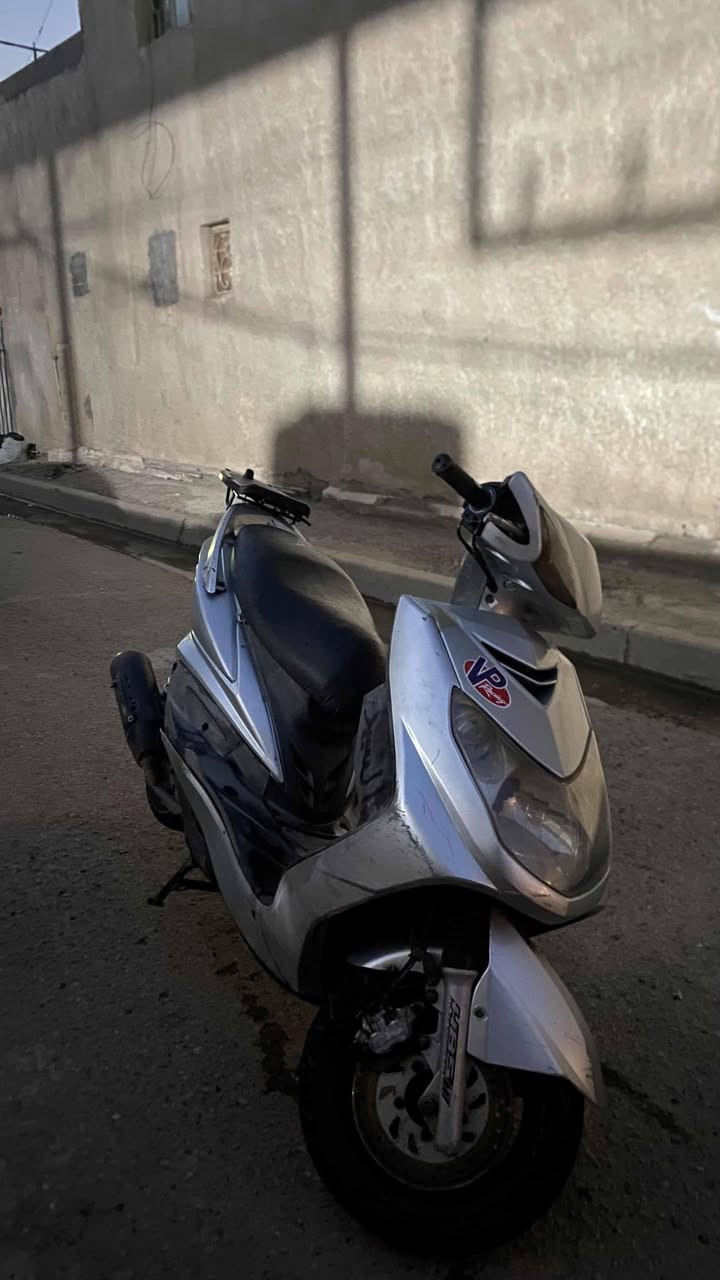 سلام عليكم 
سكنس فحل نوزل خطين دراجه تخبل مكينتها 58.5 مكاني بغداد الدورة حي اسيا رقمي *********** قيم بما يرضي اللة حط سعر اذا عجبني ابيع ولحد يكسر بيها
