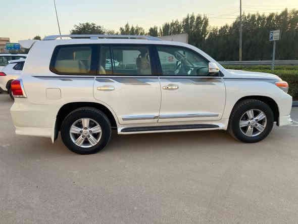 السلام عليكم

لاند كروز موديل 13 

سيارة حلوة وجديدة 
بيها صبغ الدعاميات 

سيارة نضيفة كلش 
سعر// 367 وبيها مجال بسيط 

مكان// ديالى جديدة الشط 
الاتصال على الرقم//***********
@إشارة
