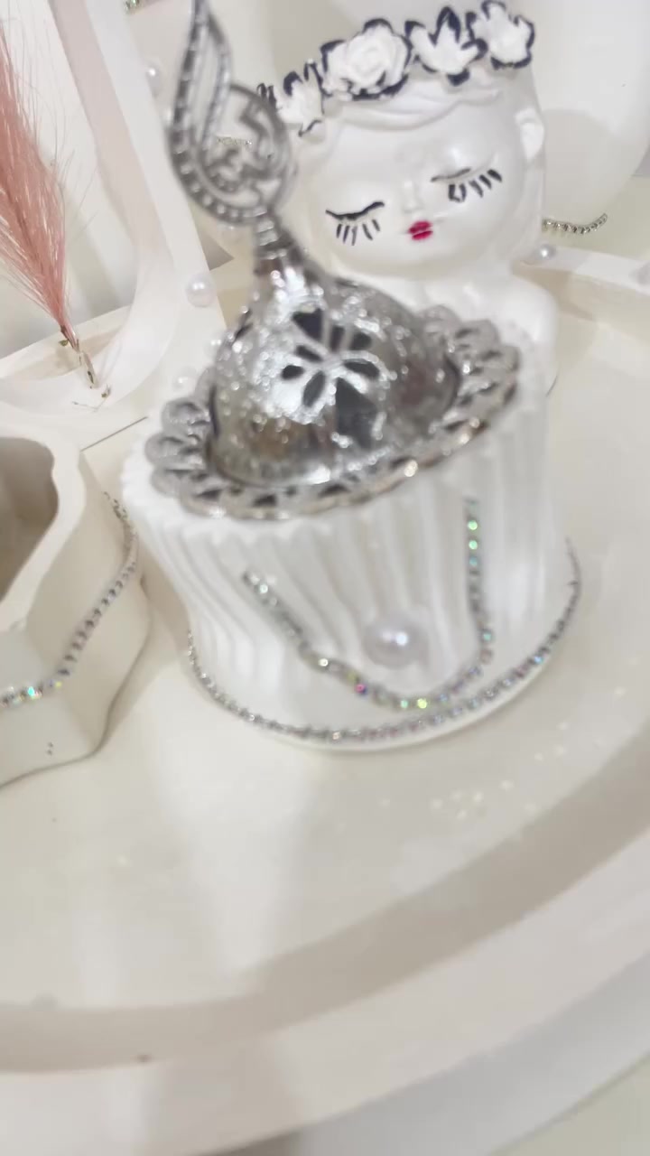 خلي ترتيب بيتكم علينه😍
كُـل انواع الديكورات متوفره وحسب الطلب
وكلها ترتيب ونزاكه✨
صينية رمضان سعر8
صينيه ديكور سعر10
صينيه اسم مع شمعدان وشمعه سعر8
2فازات حجم كبير سعر6
علبة كلينس نوعين ب3و4
واذا ما اجاكم بهاي النضافه واللمه يرجع
تواصل خاص🤍


**إذا كنت صاحب هذا الإعلان وتريد حذفه لأي سبب، رجاءا أرسل رسالة إلى الدعم الفني**