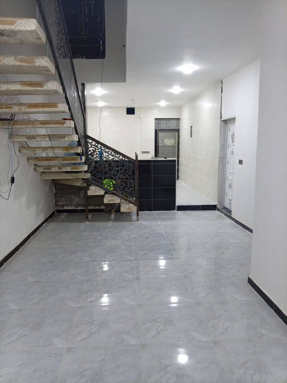 بيت زراعي المساحه 250 متر بالاسكان الصناعي
دور سيد حمزه مقابيل مدرسه الحريه
البناء بلوك كهربائي كونكريت صب
التفاصيل / طارمه كبيره استقبال طول 9 أمتار صاله وغرفتين نوم ومطبخ وصحيات داخليه وخارجيه
السعر 55وبي مجال لشراي مستعجل علا بيعتة 
التفاصيل *********** بي واتساب
