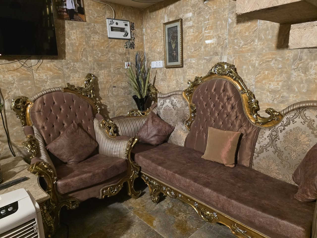 للبيع طخم مصري نضيف بالضيق المكان التوصل
***********

