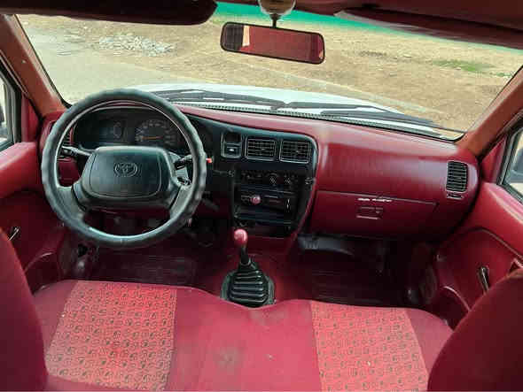 تيوتا موديل 1997 ناو سور ئارم پلاستيك سليماني بةشةرتي ئارم و ئةوةلياتي بةشةرت ليدراوي قورسي نية بةلاي سايةقا كةوتوة سةيارةية زور باك و بيكيشةية گير مةكينة ئةكسل تةقةو رةقة بةشةرت كارةباي هةمووي بةشةرت نرخ 45 گةلا و مةعامةلة شوين چةمچةمال 
***********
*********** شمشمل
