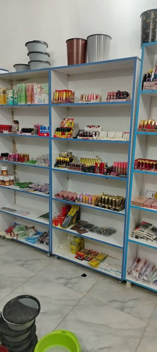 غراض للبيع
مبردات و كونفيرات و رفوف محل
كنتور تركي 
عنوان باجر حي العسكرية 
تواصل عل رقم 
رجاء فقط شراي يتصلون ما تشتري لا تتصل 
***********
