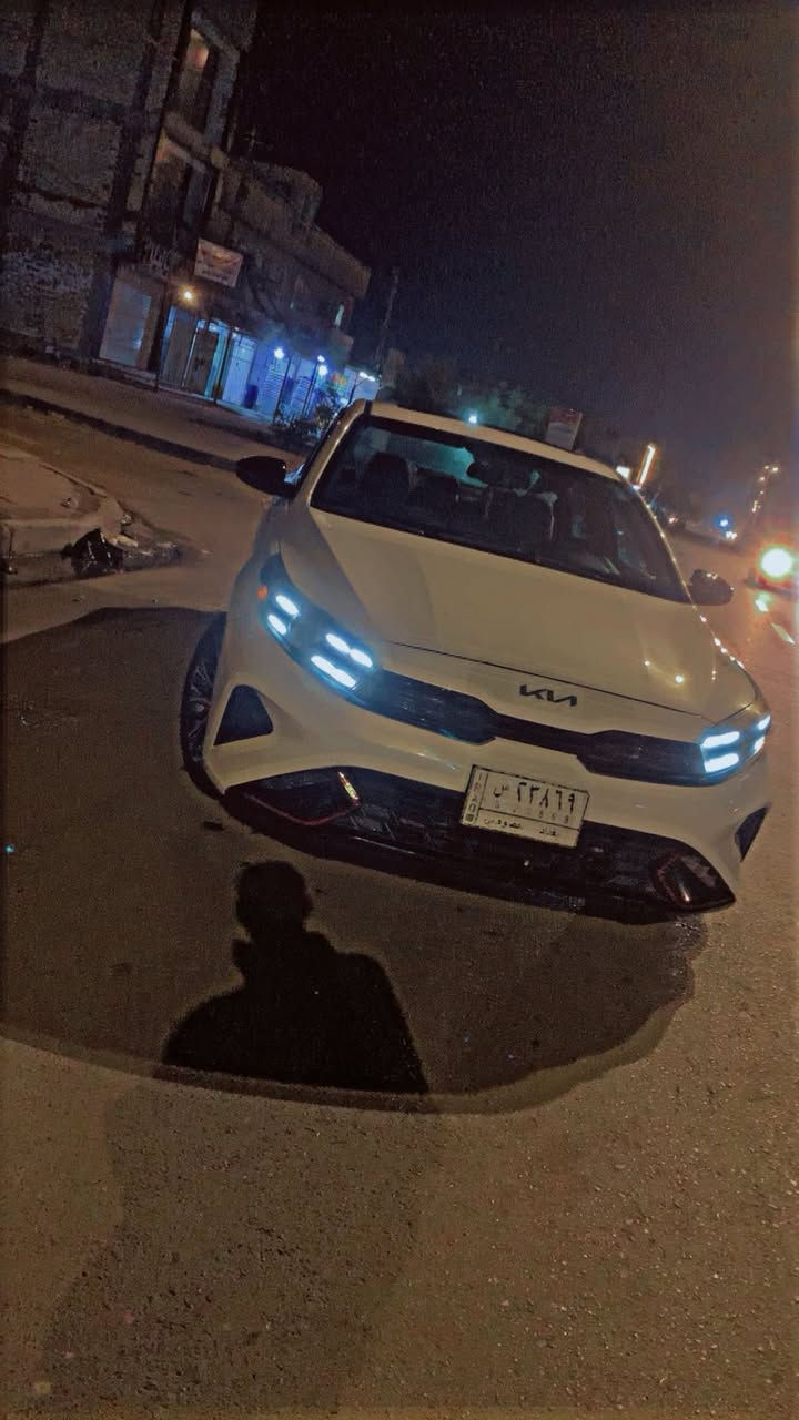 سلام وعليكم كيا فورتي 2023 GT Line فول مواصفات 1/1 
محرك 2000 دوش 
كير cvt
تبريد ثلج ❄️ 
رادارات جانبيه🔥
رادارات خلفيه🔥
فتحه سقف
سستم سماعات هارمن كاردن
سياره نضيفه وجاهزه ماشيه20Mi محرك وكير زيرو ضربتها جاملغ وبنيد قطعتين سياره حلوه نصبتها حلوه 
سعر 150$وبيها مجال
مكاني بغداد 
رقم الهاتف📞 ***********
