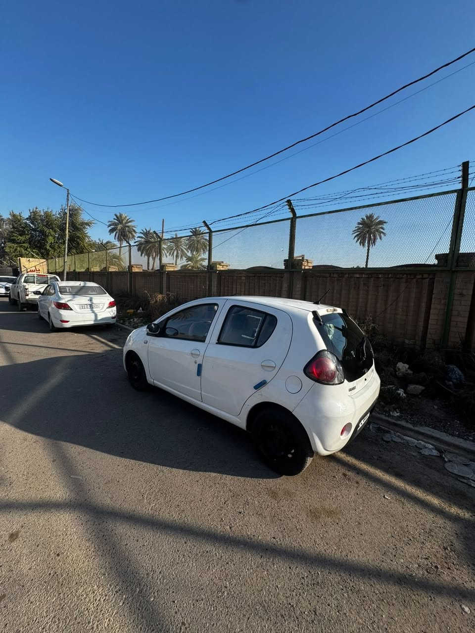 السلام عليكم … 

جيلي باندا موديل 2013 
السياره 3 قطع صبغ بدون دواخل و بدون ضرر قوي صبغ فقط
كير محرك تخم تاير بطاريه تمام زينات 
تبريد شغال 
رقم بغداد الجديد بسمي تحويل مباشر 

مكان السياره بغداد الاعظميه ..

***********

السعر 47 و بيها مجال حك الجيه
