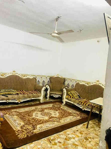 دار للبيع
بغداد 
ابو دشير 
منطقة الزيتون 
مساحة 100 متر
الدار طابقين يحتوي على 
3 غرف نوم مع استقبال
مع 2 حمامات
هول و مطبخ
السعر 180 مليون وبي مجال
الاستفسار اكثر رقم ***********
