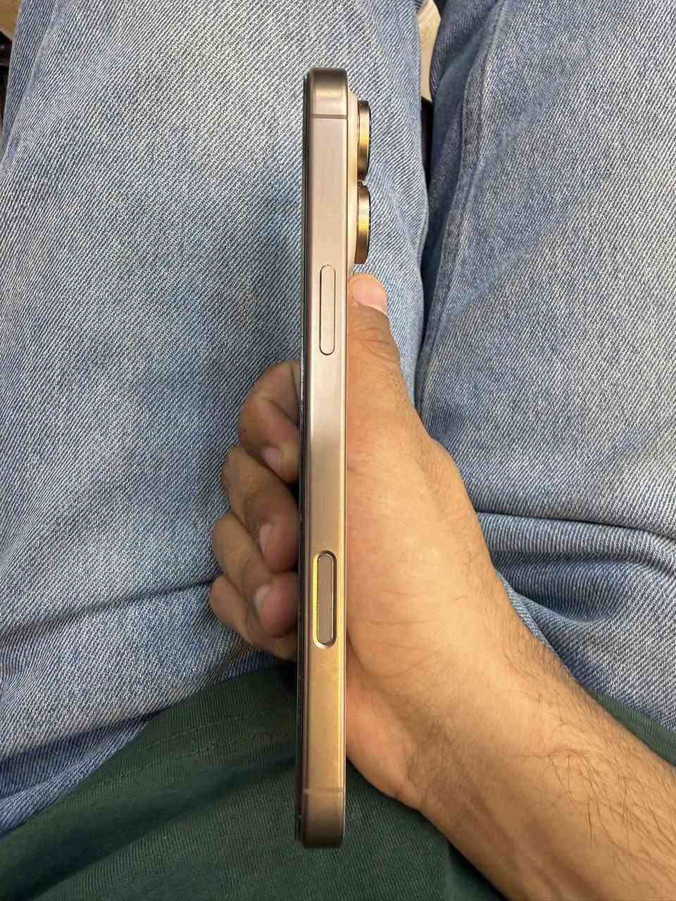 ايفون ١٦ برو ماكس ذاكره ٢٥٦ كيكا بطاريه ١٠٠ مشحون ١٣٦ مره جهاز عربي ماستر مبدل شاشه طبق الاصل سعره مليون و١٥٠ 
عنوان بغداد المشتل 
للتواصل:***********
