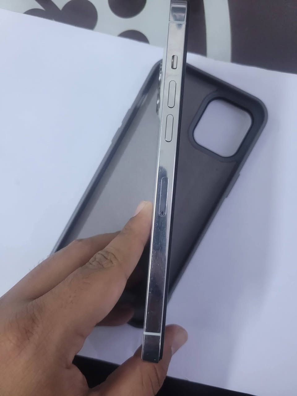 iPhone 12 pro max
ايفون12 برو ماكس جهاز نضيف جديدمامفتوح 
ذاكره 256 بطاريه77 كامراته واكفات بل تحدث سعر١٩٥
***********
