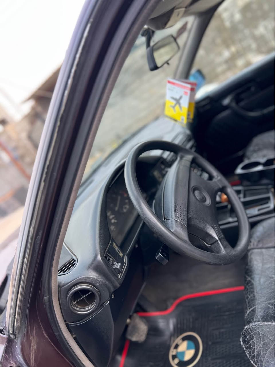 بیئیم 1994 بیلاد 525ی تؤمایک فول ماسەفات کوشن جلدی هیتەر بیلاد دەبل ئیرباک پیش پان سلایت گیرمەکینە بەشەرت ئارم پلاستکە ئەوەلایات بەشەرەت سەیارەکە بەس ماشەللەی دەوی موشتەری. تیلەفؤن بکە ڤایبەر واتس ئاپ❤️*********** أربيل, العراق
