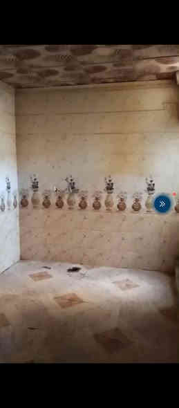 دار للايجار نظيف حي العسكري قطاع 15 قرب المدارس المساحه 100 م السعر 300الف للاستفسار ***********
