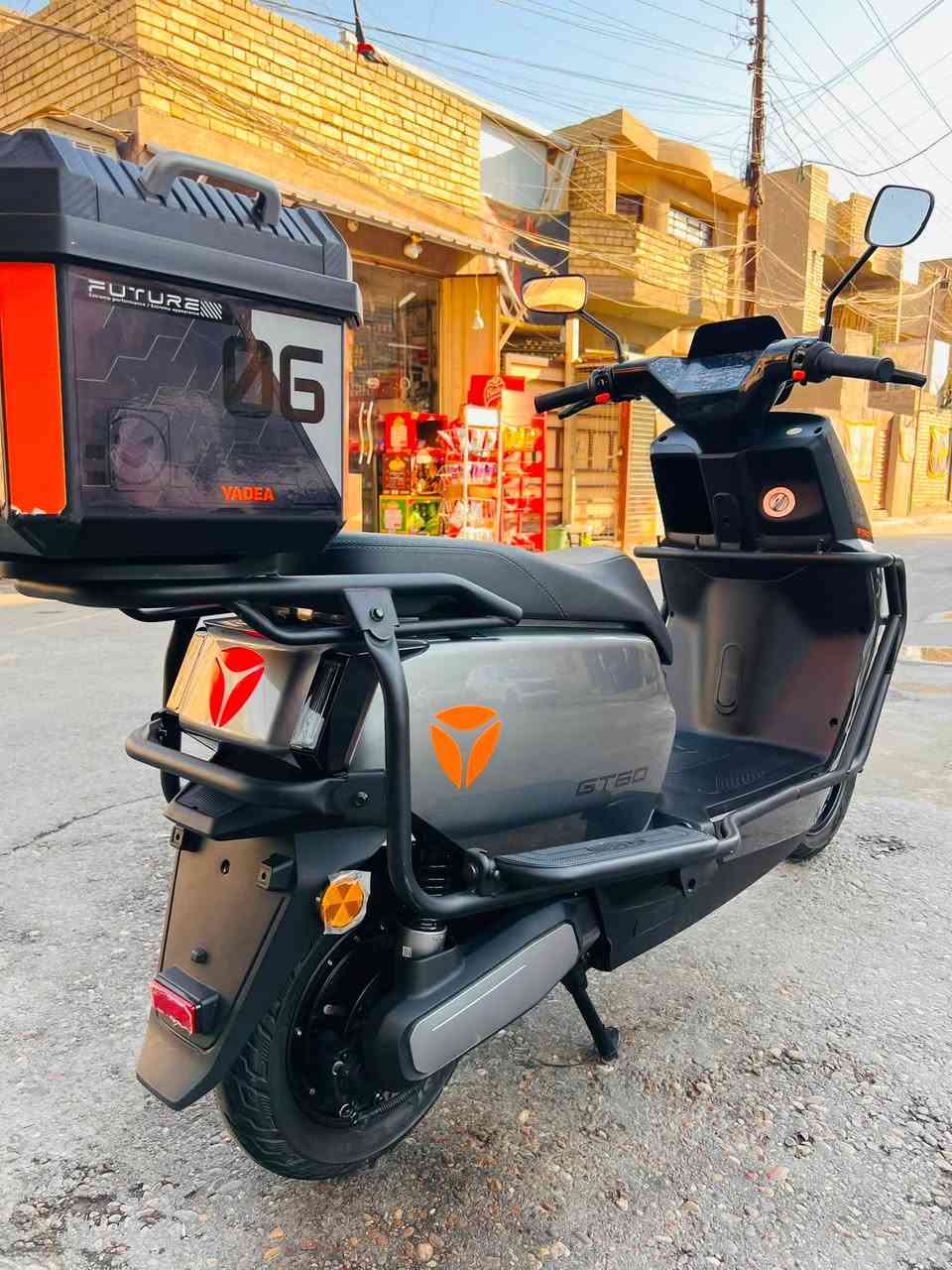 سلام عليكم ورحمه الله وبركاته  
دراجه شحن ياديا GT60 الدراجه بحاله الشركه ماشيه 1211 كيلو مشموله بالضمان 
ضمان لحد 20 الف كيلو 
ملف 1500
القدره القصوى 2500واط
بطاريه گرايفن
حجم البطاريه 25 امبير / 75 ڤولت
6 بطاريات 
الويل الامامي 12 انج الخلفي 10
سرعتها 64 كيلو متر حقيقي 
الشحنه الوحده تمشيك من 65 إلى 75 k
السعر 950 قفل سعر نهائي مكاني بغداد الزعفرانيه ***********
