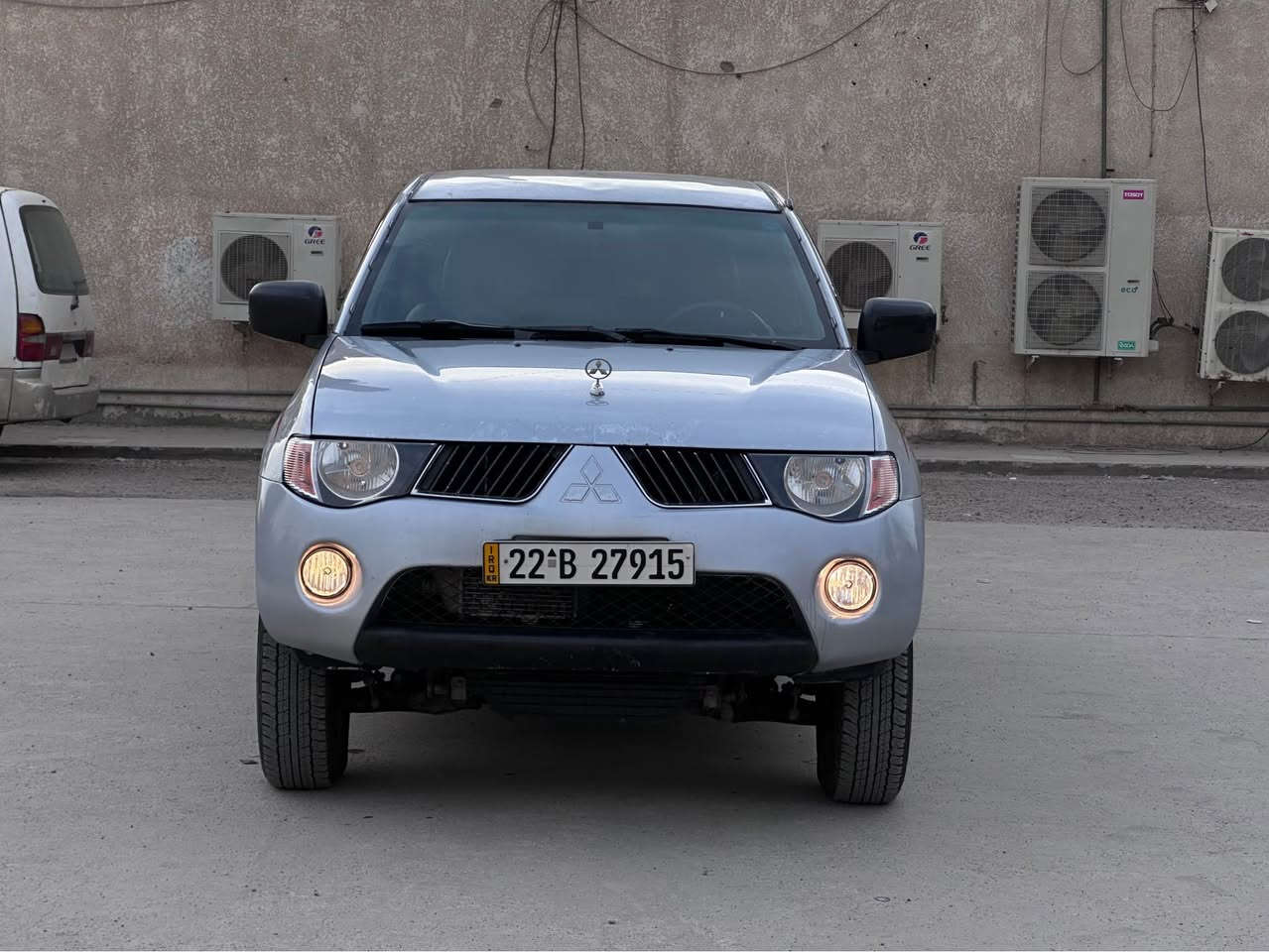 للبيع او مراوس حسب القناعه بيكب ميتسيو بيشي  موديل ٢٠٠٨

فورويل 4x4 شغال محرك كاز نوزل بلادي جديد مكفول من كلشي
كير عادي لو كير جدد مكفولات ما بيها اي ملاحضه او عطل 

صدر الخلفي والصدر المامي كله شلع مبدل جديد طسه زيرو

تخم تاير جديد ياباني اصلي تخم ويل كب اصلي سبير تعليك بلاد

داخل جلد بلادي جديد ما بي اي نقص ارضيه مغلفه قماره مغلفه
سياره مكفوله من اي ضربه صبغ شبر بل جاملغ بس الباقي مكفول
رقم اربيل بسمنه تحويل او وكاله حاضر رقم وهزه وسنويه كله جديد مسجله بل كاز طب تفول بي مكان بل شمال وبل جنوب مسجله 
السعر المطلوب 100 ورقه وبي مجال للشراي العنوان بغداد حي الخضراء *********** بغداد, العراق
