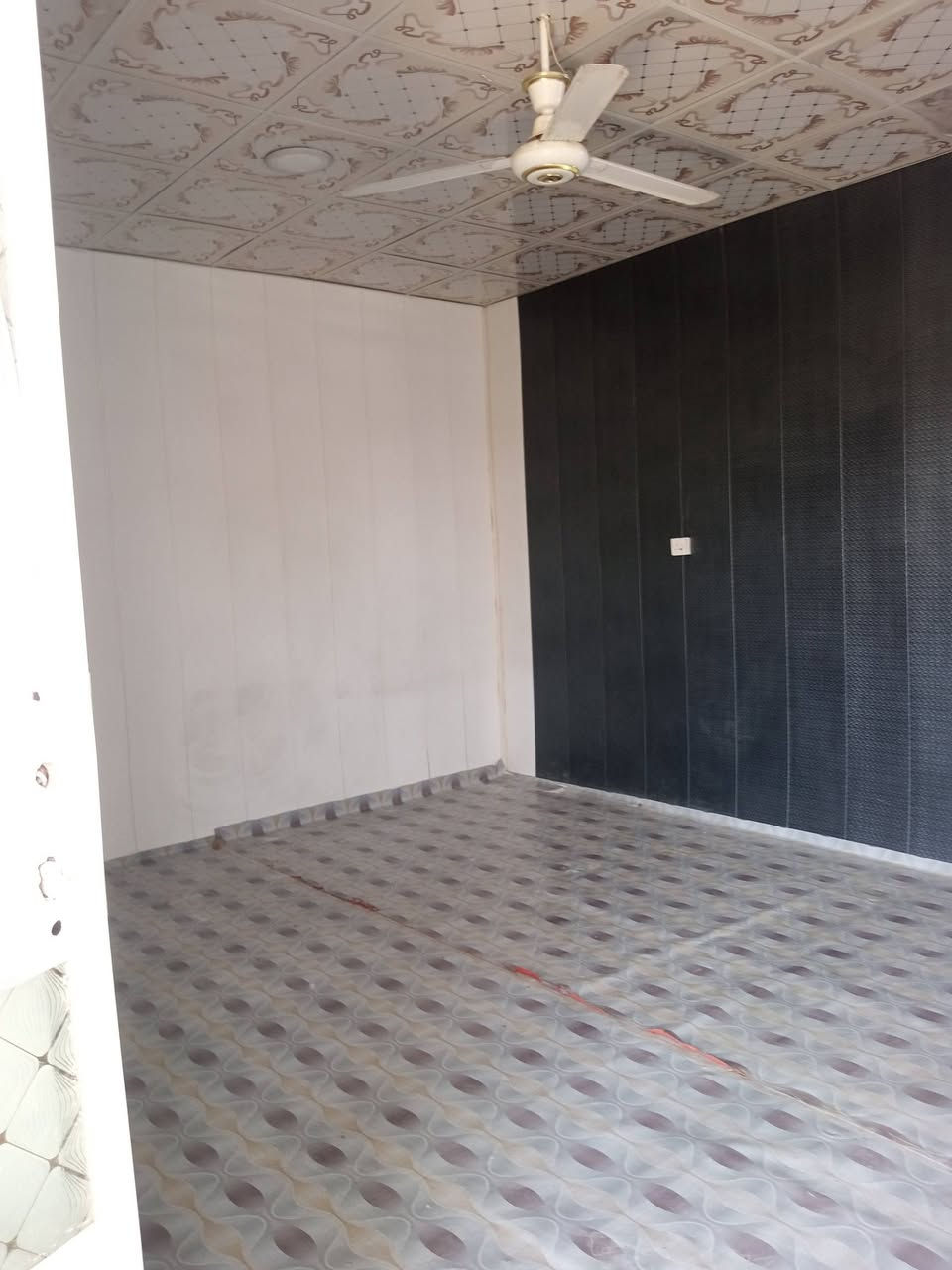 بيت بالمحموديه حي الشهداء 288 متر قاط ونص طابو ملك صرف بناء بلوك 4غرف نوم 2صالات مطبخ وحمامات 2 واستقبال للاستفسار على الرقم او الواتساب ***********.    حي كامل خدمات ماء مجاري كهرباء وتبليط
