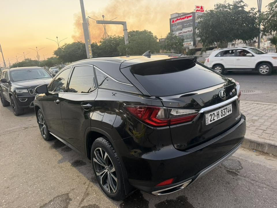 LEXUS  RX 350
موديل :-2022
فول موصفات 
سلايت فتحة  بانوراما
بصمه تشغيل 
مقاعد الاماميه كهرباء 
مقاعد جلد لون رصاصي
مقاعد خزن ميموري 3
لدات خلفي امامي
رادار امامي اوتو بريك  
اشاير ترحيب داخليه 
اشاير بالمرايات
صندوق شفط 
امرايات شفط زي 
ويل كب 20 
دبل كزوز 
اربع كاميرات 360 درجة
فور ويل AWD
لايتات زينون بلادي عالي ناصي 
ماوس لمس للشاشه والتبريد
الاضاءه الداخليه لمس 
تبريد قطعتين 
كشن تدفئة تبريد
شاحن وايرليس
ثلاث انظمه للقياده
كشنات و ستيرن تدفئة 
حجم محرك :- 6سلندر  3500
  سياره 
سياره بدون شاصي شبرين بالوبنيد صبغ ايرباك ستيرن طاك راجع بلاد
‎ماشي :40 الف ميل 
سياره مرقم اربيل جاهز باسمي تحويل او وكاله نفص يوم
عنوان :-كركوك
سعر :- 315  و مجال 
رقم تلفون و واتساب ☎️
***********
