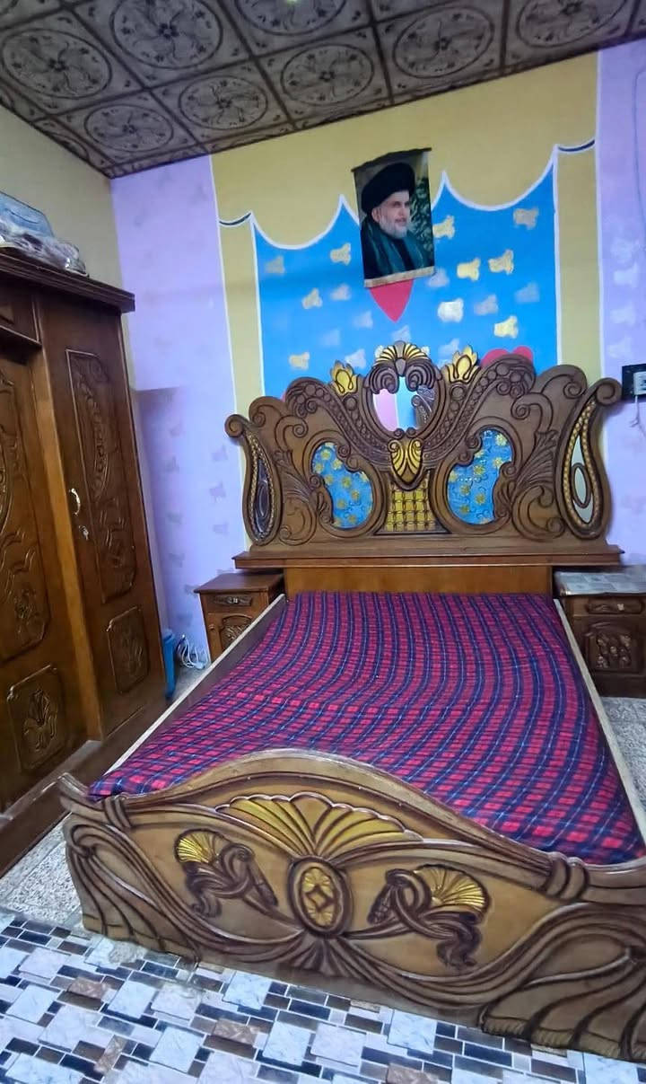 غرفة صاج نضيفة كامله 
وسعرها 750 بيها مجال 
شراي تصال أو راسل رقم ***********
