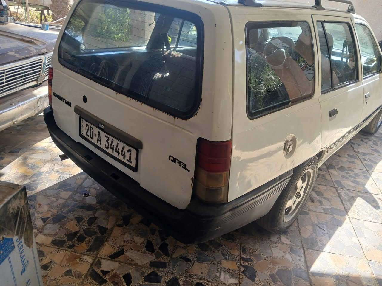 السلام عليكم شباب اوبل كدت استيشن
اوبل محرك ١٦٠٠ مال حاوية قبل شهر من شديتة 
رقم دولي ديالى شرط التحويل بدون وكالة 
السيارة شوفت عينك بحالة ممتازة 
وتفيد اهل عمل 
المكان ديالى بعقوبة السعر ٢٠ ورقة 
***********
