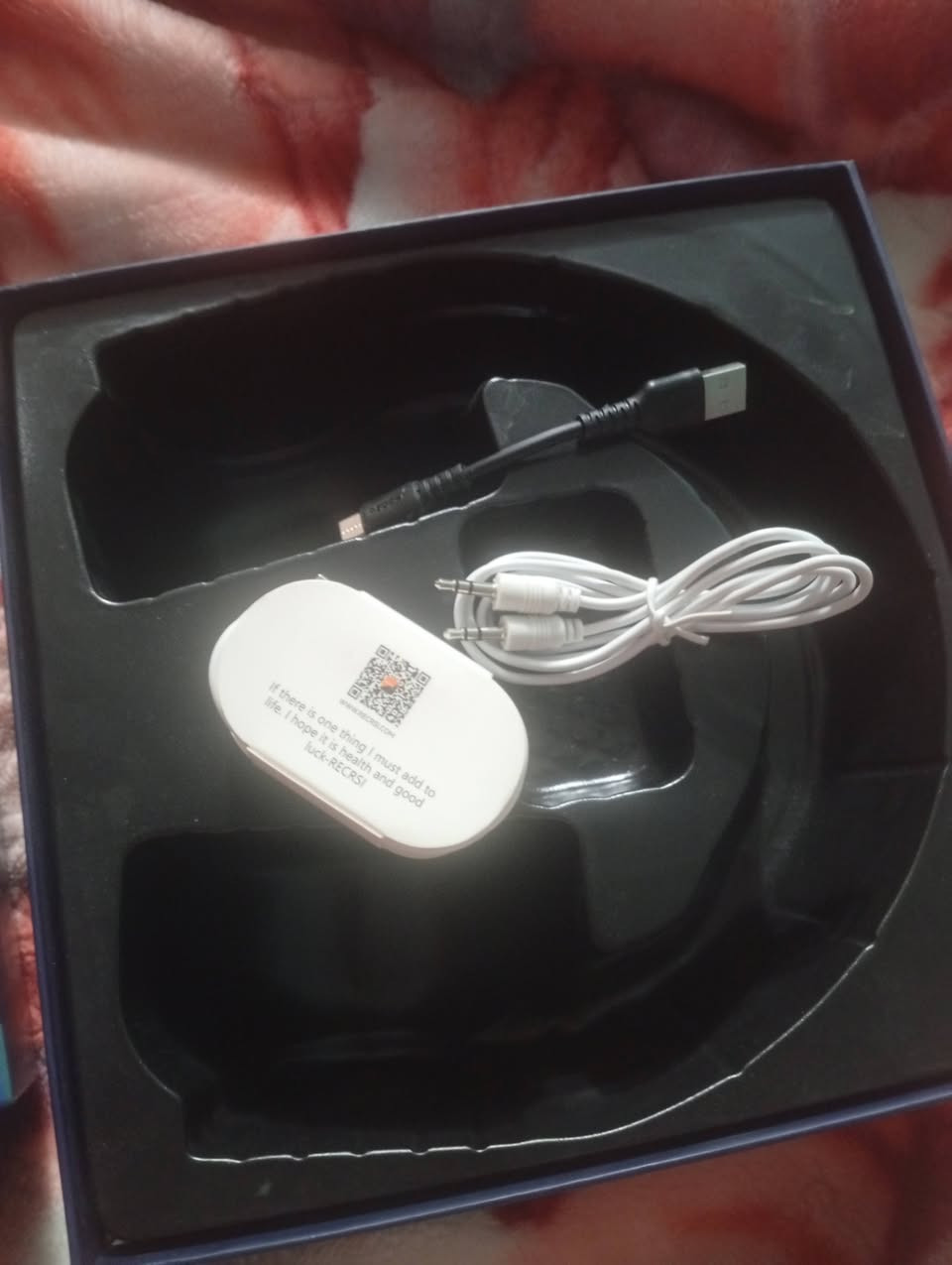 سماعه بلوتوث هواي مواصفات بيه شحن اذا تستعمله يوميه ضل اسبوعين متخلص أعله سعر ابيع للعلم بلمحلات سعره 65 الف رقمي واتساب اول لتواصل ***********
