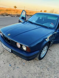 بي ام ٥٢٥ • ١٩٩٠ • رقم ديالى