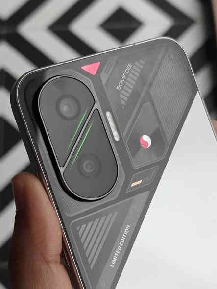 POCO F7  
لۆکە   
تەیارەکەی کۆمپانیای poco 
نموونە لە جوانی و هەرزانی  
Snapdragon 8s gen 4
512 گێگابایت 
ڕام 12 
پاتری 6500 هەر خۆی پاوەر بانکێکە 
شاشە 120 hz 
Android 15 hyper OX
Charge 90 W
زەمانی 18 مانگی شەریکەی ئایتی لۆبی ماوە  
مۆبایلەکە 100% خاوێنە 
مۆبایلەکە 100% خاوێنە هیچی نیە زۆر خاوێنە لەزگەی 
 شەریکەی لەسەرە
مۆبایلەکە کامل ئەشیای خۆی لەگەڵە 
نرخی 465 هەزار  
***********
واتساپ ڤایبەر السليمانية
