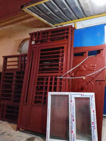 اتصل وتدلل بلا زحمه مااجاوب خاص او تعليق  ‏‪***********‬‏ / ‏‪***********‬‏
متوفر ابواب حديد + شبابيك حديد + ابواب بلاستك
ابواب حديد القياس متر × 210 السعر 120 فقط
ابواب حديد القياس 125× 270 السعر 180 فقط
ابواب حديد القياس متر × 240 السعر 150 فقط 
ابواب حديد القياس متر × مترين  عادي السعر 50
شباك حديد 150×150 السعر 110
شباك حديد 200×200 السعر 150
شباك حديد 1 ×150 السعر 80 
شباك حديد 200×125 السعر 125
شباك حديد  متر × مترين السعر 115
شباك حديد متر ×150 السعر 130
