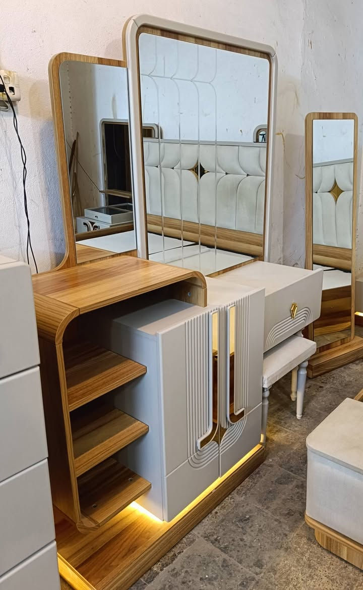 السلام عليكم  نقدم  لكم من (معرض الياقوت للاثاث)  غرفه  تركيه صبغ حراري تختها جط كامله مكمله من اناره ونظافه   استعمال  قليل شرط نظافه 100/100
9 قطع.   اسعار مناسبه.  السعر  خاص او اتصال على رقم  مع نقل وشد. مجاني داخل الموصل اهلا وسهلا بكم  🌹🥰
***********
يوجد وتساب
