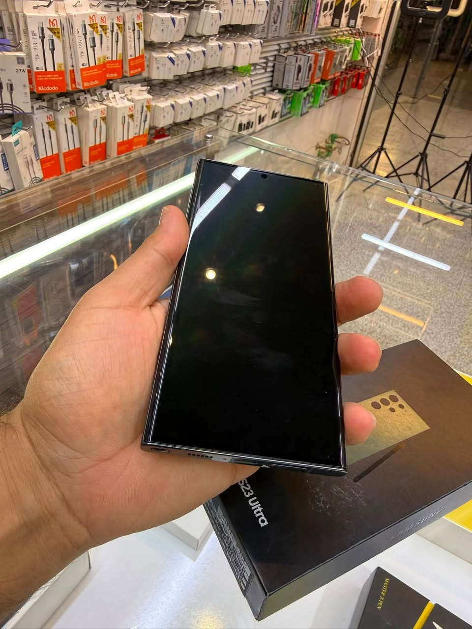 S23 Ultra تيرا 
نضافة 100 الجهاز مبدل بي ضهر لون زيتوني
مع ضمان 10 ايام من المكتب السعر 800 الف قفل موقعي بغداد حي القاهرة 
(سند للاتصالات) ***********
