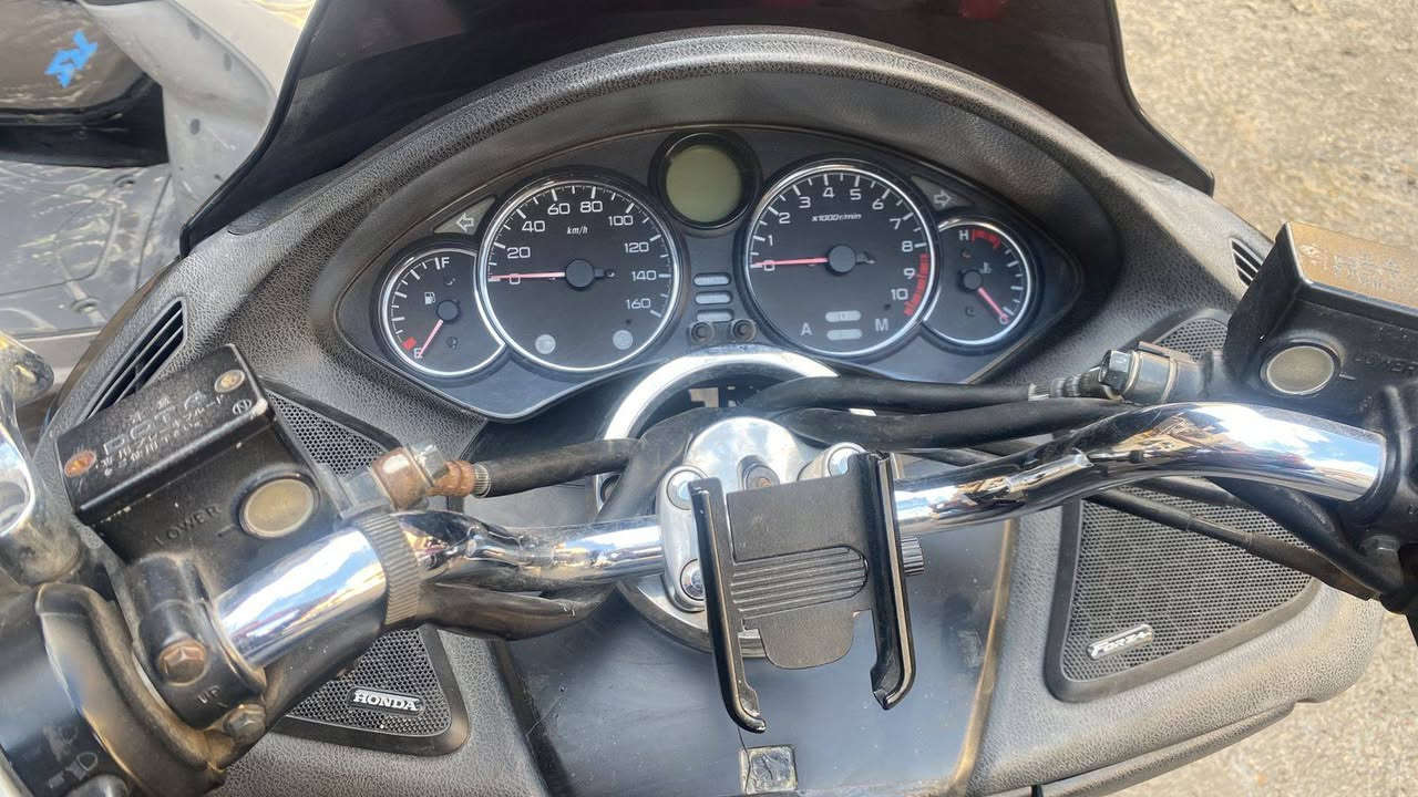 سلام عليكم شباب فورزه 0/9للبيع
دراجه سبعه كير كرستال 4تحويلات 7 نمر
دراجه مكينه بلاد نكره بل وكت مناقصه شي مكاني دوره شرطه سعره ب 900 وبيه مجال حك جيه شراي يتصل 
***********. غير متواجد عل خاص
