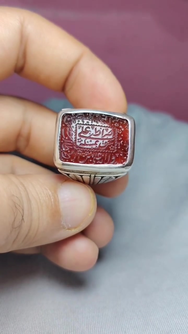 ٩ خواتم صياغه يدويه عراقيه ثقيله فضه  ٩٢٥
الواحد  85  
والي يريدهن كلهن احسبله الجمله الواحد 65
يله وينهم الي على باب الله 
*********** واتساب او اتصال
