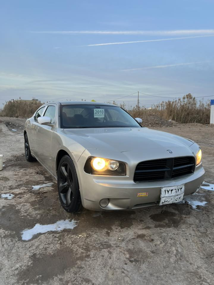 يالله جارجر موديل ١٠ اصل 
كصهً جنطه متوم طبق الاصل شمالي
مكينه ٣٥٠٠ ويل رياضي كروم حجم ٢٠
سياره كارتون وجديده وبيه هواي موصافات
سعر ٤٠ وبيه مجال مكاني شطره
***********
