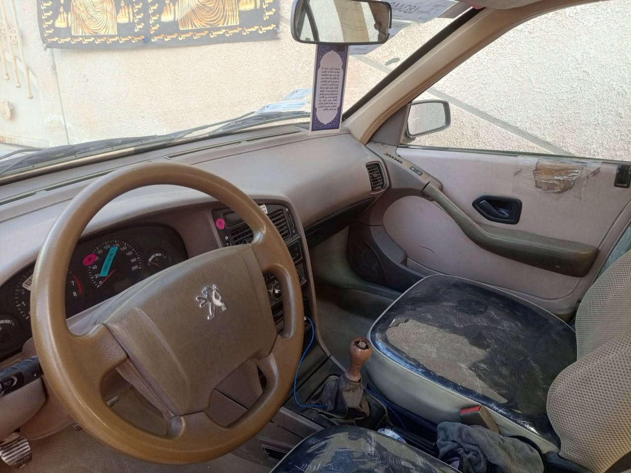 بيجو جي إل اكس سياره نضيفه كير ومكينه شواصي مكفوللات بدون ضربه قويه بيها صبغ حزام تبريد شغال يرادله ادامه عارضها ب30 مكاني الدوره بسم جيراني نقص مشط بي نضوح وبطانه مال باب السايق*********** موديل 2010
