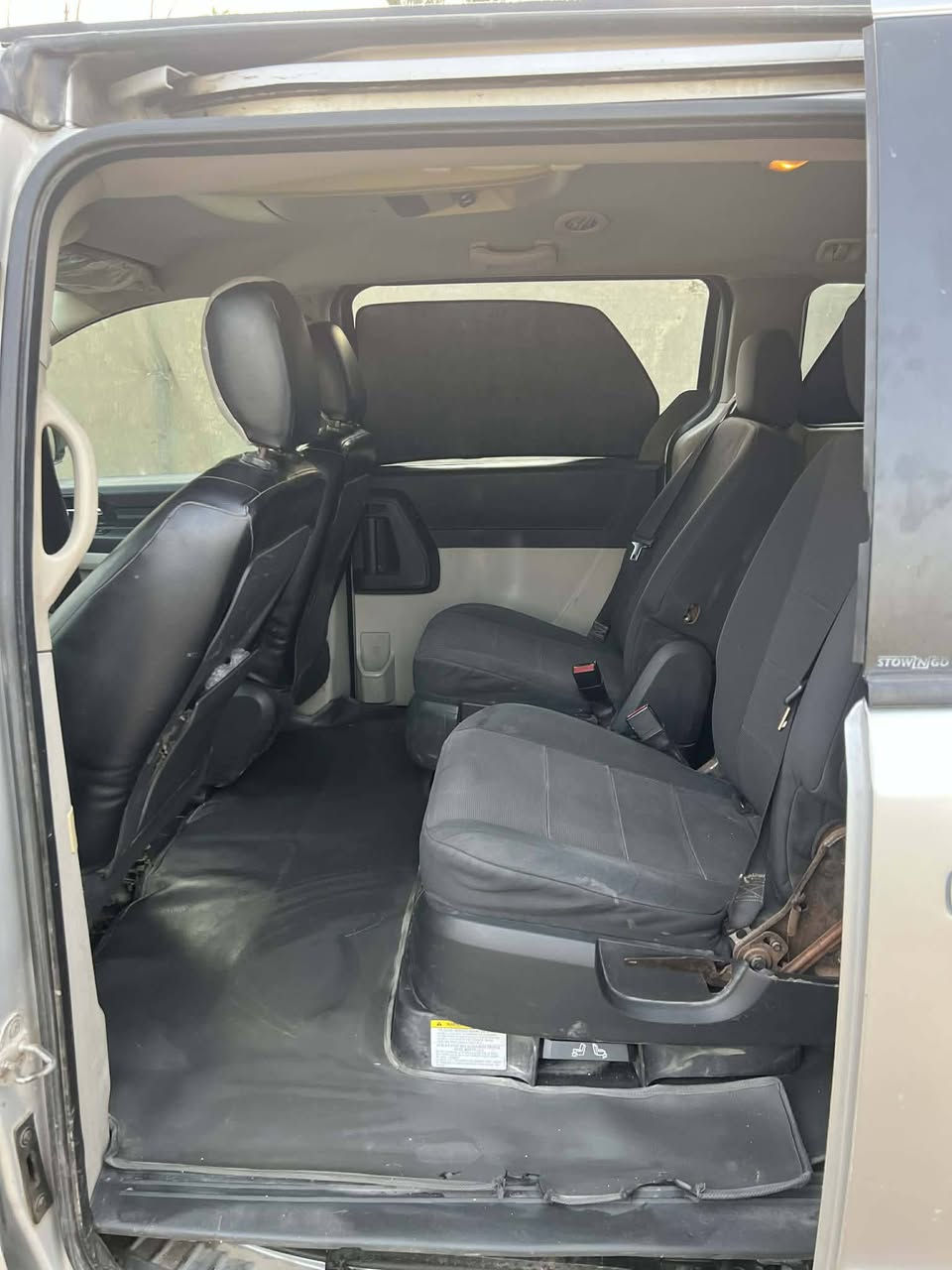 سلام عليكم دوج كرفان موديل 8 بغداد الدولي سنويه وهزه جديده وارد امريكي فول مواصفات كشن سياحي سبعه راكب ابواب مع جنطه كهرباء مصبوغه حزام جماليه مكفوله من الضربه سياره جاهزه تبريد ثلج امامي خلفي كشافات زينون مكينه 3300 مكاني بابل السعر 95 وبيها مجال ***********
