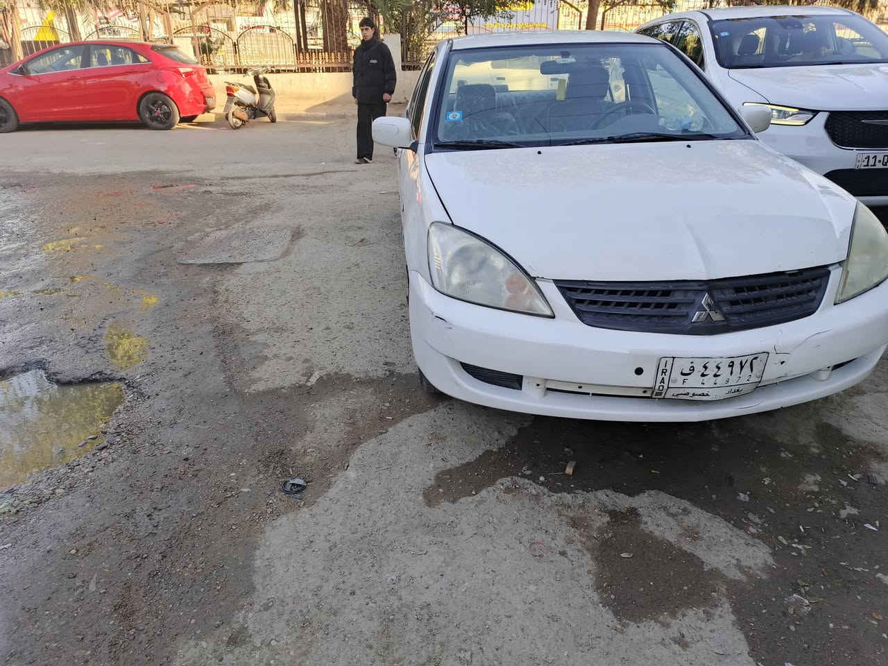 السلام عليكم لانسر موديل ١٠ شركة عامة بيها اكثر من قطعة صبغ ابيع احزام وضربة بالجاملغ لخلفي سنوية بسمي 
عنواني بغداد الحرية دور نواب الضباط 
للاتصال *********** السعر ٧٨ وبيها مجال
