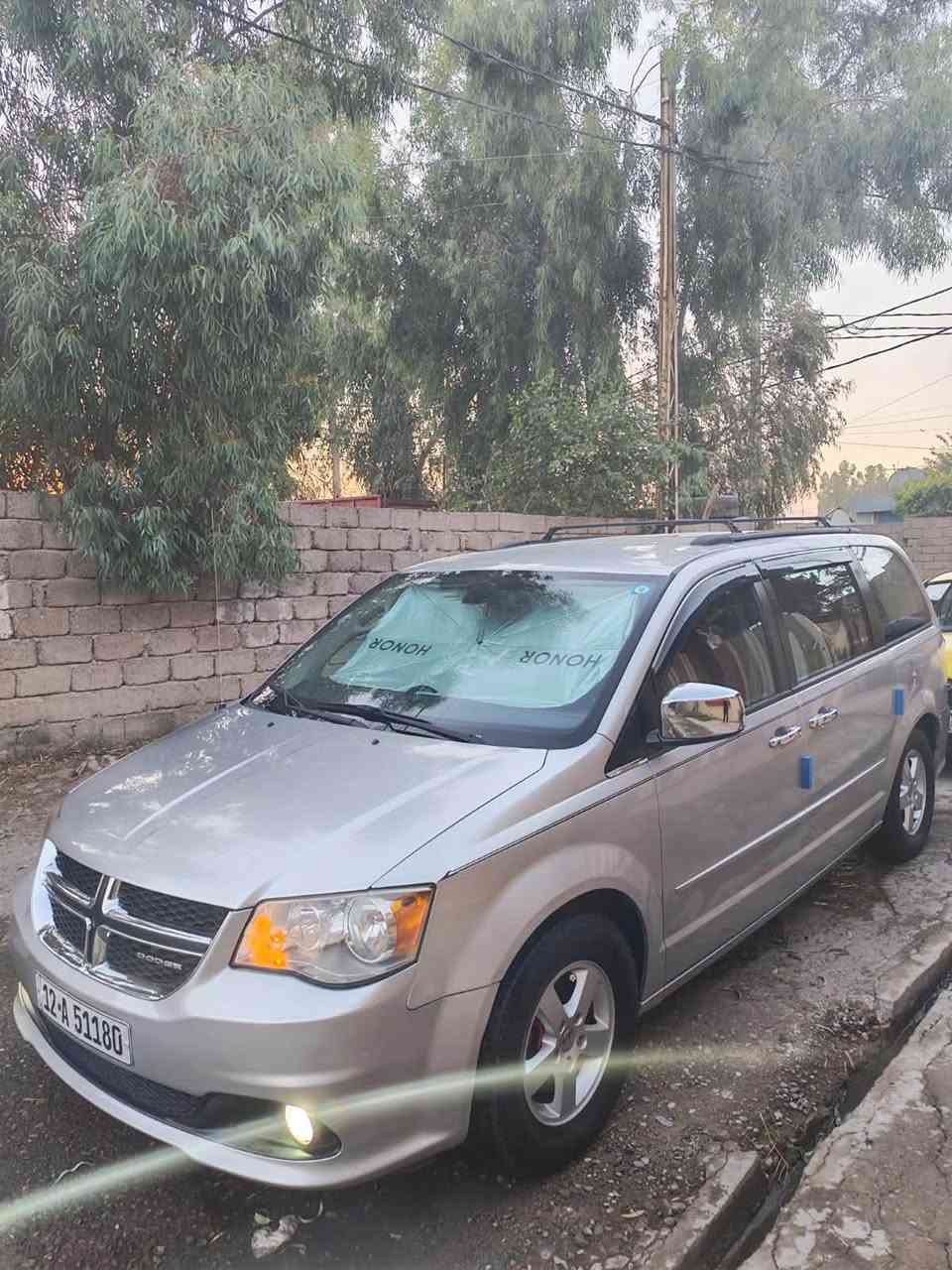 دوج كرفان 2012 بيها جاملغ خلفي فقط جامات كهرب ابواب كهرب  صندوق كهرب سيارة جاهزة رقم جديد باسمي مكاني موصل السعر ١٣٠ ومجال اكيد تفاصيل ***********
