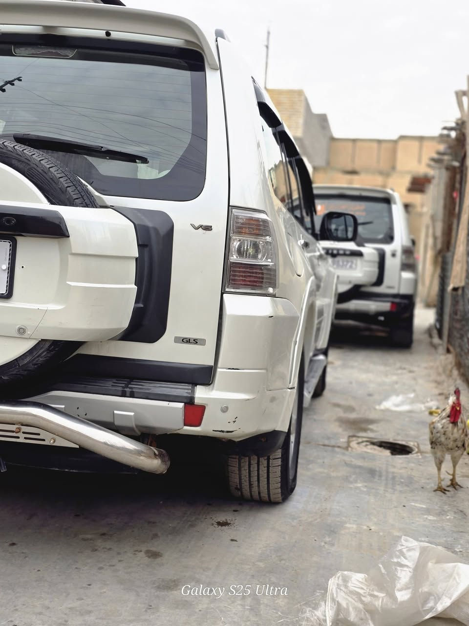 سلام عليكم. 
باجيرو.   2010 للبيع
فول موصفات 
مكينه 3500
صبغ قطعتين
سنويه بسمي
تحويل مباشر
سعر 135 وبيه مجال 
مكان بغداد 
رقم ***********
واتساب. ***********
