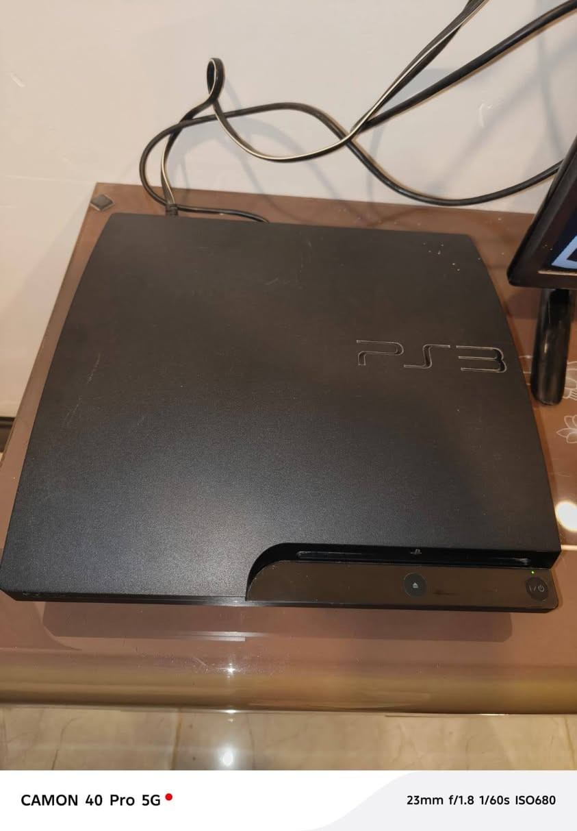 سوني 3 للبيع مستخدم شهر السعر 135 للاتصال: 
***********//***********
