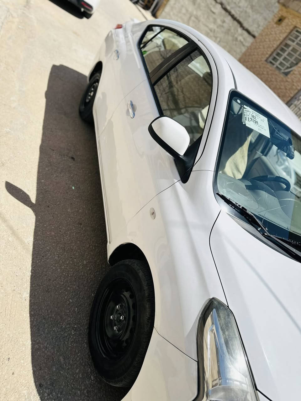 نيسان صني هندي مديل 2022 للبيع السياره جديده من كلشي بعدها على وضع الشركه تخم تاير جديد حداديه جديده محرك كير كفاله السياره ببه بارد بل باب و اشويه صبغ بل جاملغ السعر 103بيها مجال رقم رقم الهاتف ***********
