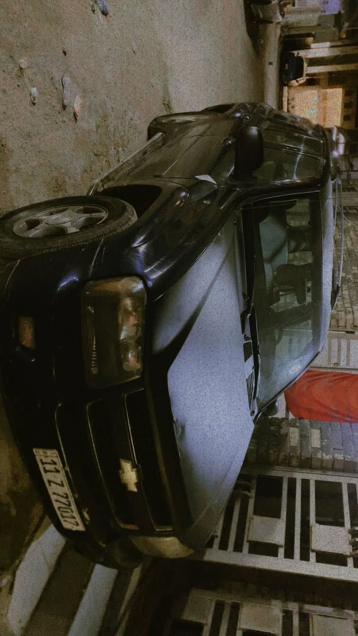 سلام عليكم بلايزر 2008 
بغداد سنويه وهزه جدد بسمي 
 محرك كير شرط محرك قبق ابيض 
بيها قطع صبغ دواخل مكفوله غرفتها كلش جديده 
السعر 88 مكاني بغداد الكرخ 
الاستفسار ***********
