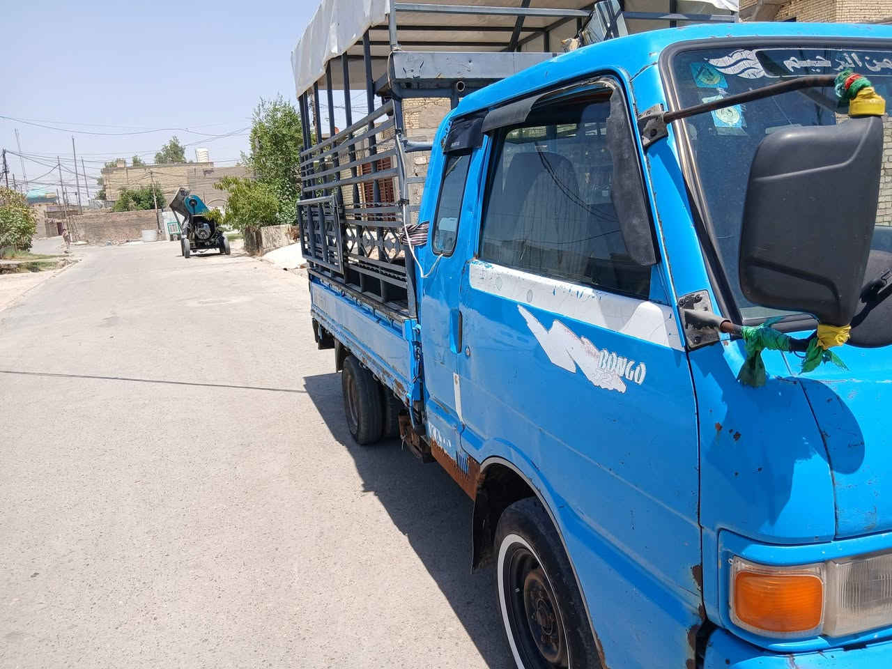 السلام عليكم
كيا بنكو 95
رقم شاصي مكفول تحويل مباشر سنويه لغاية2028 رقم بغداد 
بيه مكينه 3000وكير فحل  مكفول اكسن وشاصي وبوار ستيران 

مكان بغداد المعامل  رقم  ،*********** سعر 55 وبيه مجال
