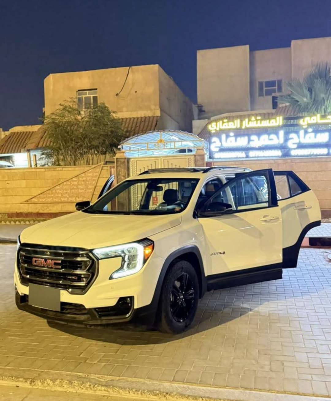 السلام عليكم 
جمسي تيران دينالي  AT4 GMC DENALi موديل 2022 السياره اعلى مواصفات ب التيران فول الفول شنو ببالك مواصفات بيها 
{1} بانوراما
{2} كشنات جلد اسود تدفئه تبريد (اصل) 
{3} كاميرا دواره ستيرن
{4} شاشه كبيره (ايباد) للتحكم في ايعازات السياره
{5} تبريد قطعتين امامي خلفي
{6} لايت زنون + كشاف+ حاجب زنون
{7} عداد المسافات 43الف
{8} منافذ USB امامي خلفي
{9} سستم صوت متكامل
{10} تحكم سترين جهتين
{11} نضام ABS مانع انزلاق
{12} كشنات كهرباء
{13} كشن ذاكرة
{14} رادار امامي
{15} ايرباك دركة فقط
{16} جنطة كهرباء
{17} بصمة 4 باب
{18} تشغيل عن بعد
{19} فور ويل 
{20} رادار جانبي (نقطة عمياء)
{21} سايد بريك بصمة
{22} رادار خلفي
{23} ويل كب حجم 19 
{24} يدات و مري نيكل 
{25} كشنات تدفئة تبريد
{26} كير 10 نمر مع البك ( R ) 
{27} دبل صالنصه نيكل اصل
{28} شاحن وايرلس
{29} السيارة ذات قدرة 262 حصان 
{30} عارضة بيانات على دشبول الامامي 
{31} من 0 الى 100 كم في 6.0 ثانية
{32} حساسات خلفية
{33} بانوراما 
{34} دواخل مطعم صاج
{35} كامرات 360 درجة 
{36} باقي المواصفات غنيه عن التعريف

حادثها / تبديل العرضانيه الخلفيه + رش كلير فقط رش ب صندوق والمداكر الخلفيه بدون حادث بدون معجون السياره تقرير مياه امطار  لدوسه فقط  السياره كفاله عامه
بيها عيوب بسيطه ب تحميل بلحاويه موضحه بصور 

بصره حره ب اسمي تحويل ثاني يوم 
ماشيه 50 ألف كم 
ترهم مراوس حسب القناعه 

السعر 205 مجال جدآ بسيط وماكو AT4 بدون حادث بهيج سعر والله يرزق الجميع
لتواصل ***********
