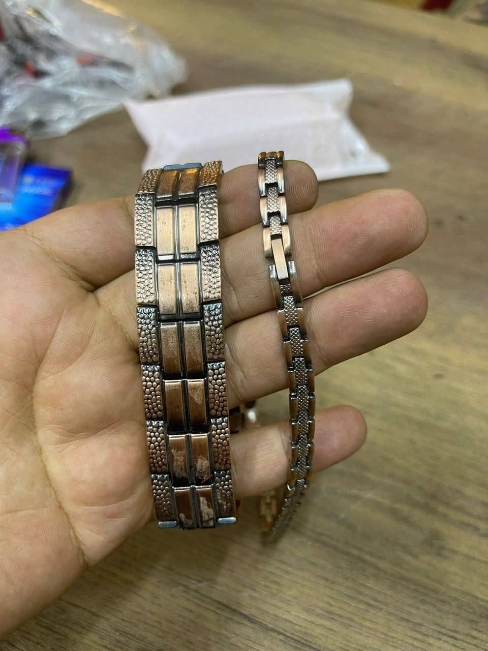 سيت زنجيل رقبه وسوار يد نحاس وبي احجار طاقه كوكل هيج يكول
شي مرتب قيم واخذ


**إذا كنت صاحب هذا الإعلان وتريد حذفه لأي سبب، رجاءا أرسل رسالة إلى الدعم الفني**