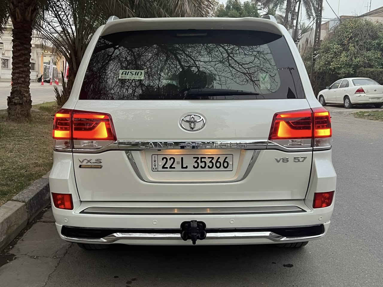 السلام عليكم 
لاندكروز  VXR  2016  رقم اربيل بسمي 
ماشيه ٧٥ الف كيلو  جديده جدا مكفوله 
محرك 5700 
فوول مواصفات واضحه بالصور 
مكان السياره بغداد الكراده 
السعر ٥٣ الف دولار 
خمس دفاتر و٣٥ ورقه 
***********
