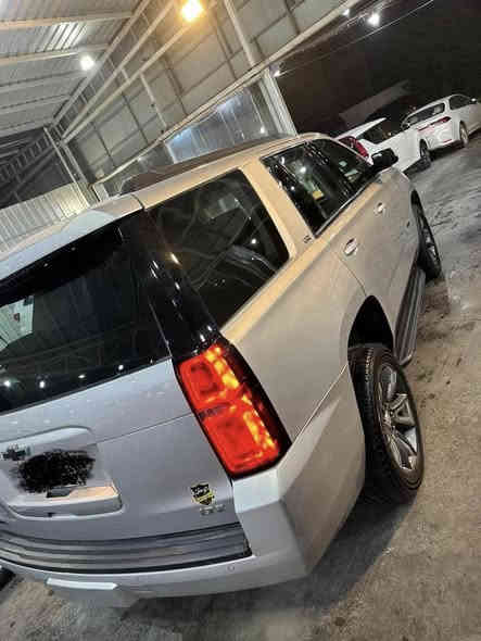 السلام عليكم شباب 
تاهو 2016 
اللون رصاصي 
المواصفات LT 2 
الحادث الصندوك الخلفي مبدل نفس اللون والجاملغات الامامية سرقة 
صور الحادث موجود
كراسي VIP 
كشنات جلد 
رادار امامي 
كامرة خلفيه 
صندوك كهرباء 
سلايد روف 
ماشي 152 قابله للزيادة 
السعر 280 وبيها مجال بسيط 
مستعجل على البيع 
مكان السيارة حي تونس 
الاتصال 
***********
