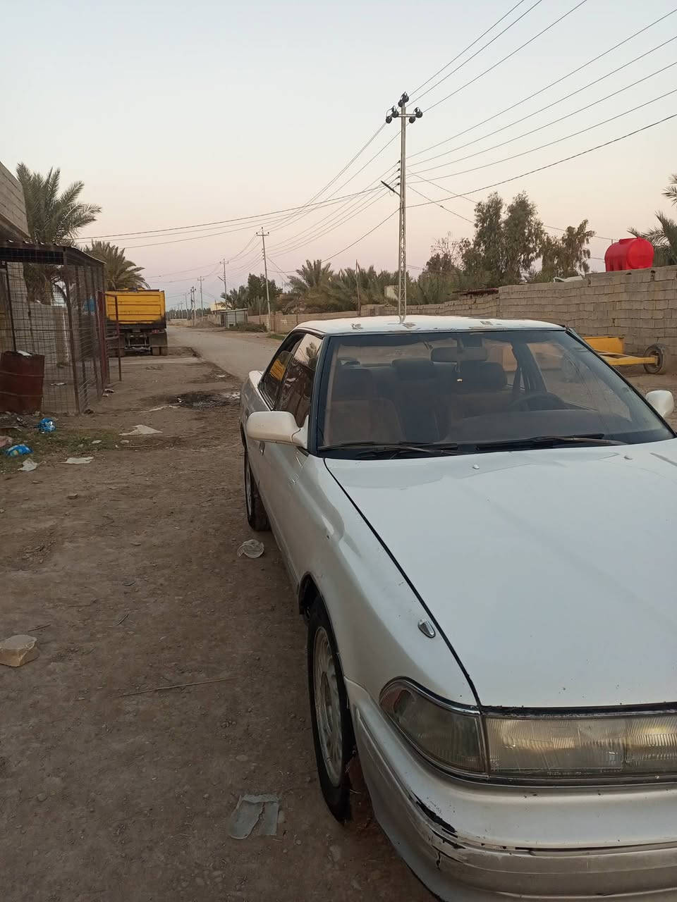 السلام عليكم
مارك موديل 90 
كير ومحرك مكفولات
مكينه 2400 ونجي
كهربائيات كله شغاله
دواخله نضيفه كلش نضيفه مابيه قطرة خياس
السياره احلا من الصور بهواي
رقمه صلاح الدين مشروع وطني
السعر 33 وبيه مجال حك الجيه 
***********
