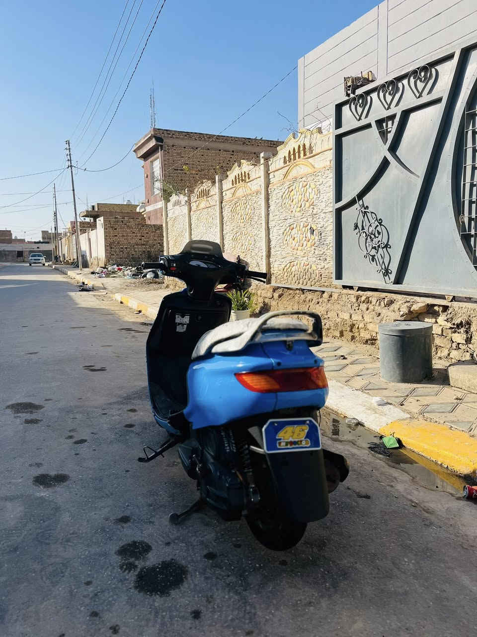 سلام عليك دراجه للبيع نضيفه كلش دراجه جاهزه مكينه مامفتوحه  بس عوزه باتري كلشي شغل هندر واحد 
سعره 500 وبيه مجال مكان ديوانيه دغاره بيع  مستعجل  
***********
